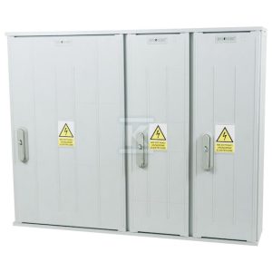 Obudowa termoutwardzalna lakierowana STN 106X84/3L – montaż aparatów, daszek płaski, cięgna metalowe IOBK-35370-01-011